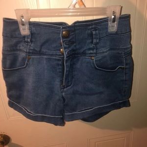 High Wasted Shorts